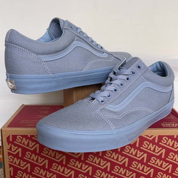 Vans Men’s Old Skool
Pastel Mono Dusty Blue
VN000CT8DSB
Sneakers - Picture 9 of 16
